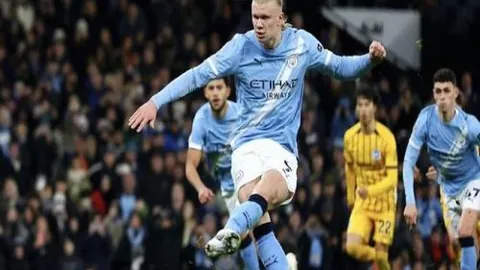 萨巴伦卡71分钟轻松击败保利尼，四度破发领跑决赛？